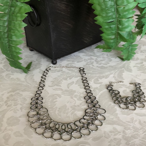 Necklace and Bracelet Set - Picture 2 of 8